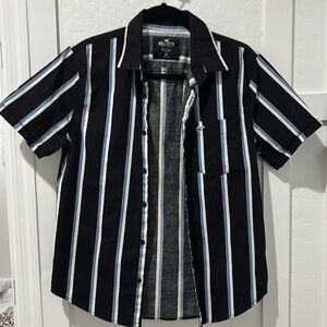 Hollister Men’s Epic Flex striped button up short sleeve shirt XS